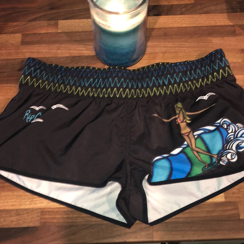 Adorable rip curl board shorts small
